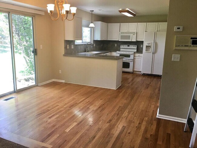 Building Photo - Beautiful 3-Bedroom Home in Rock Creek