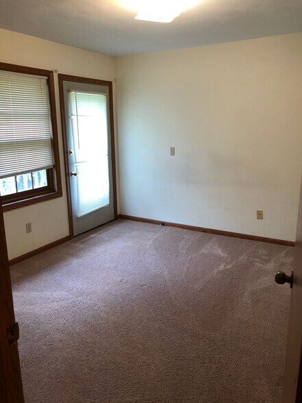 Bedroom - 4674 Hayes Rd