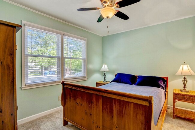 Building Photo - GREAT CONDO IN RALEIGH!