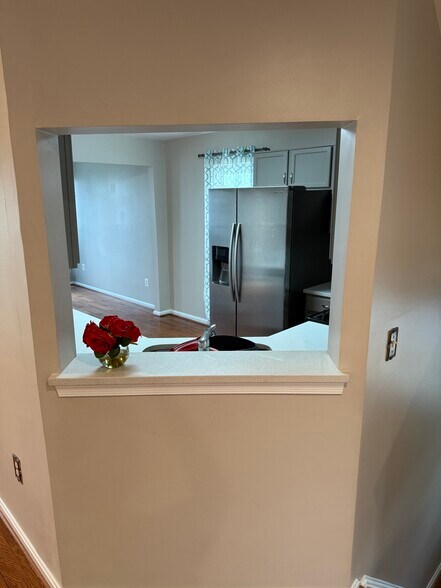 Building Photo - 140 Eastridge Cir