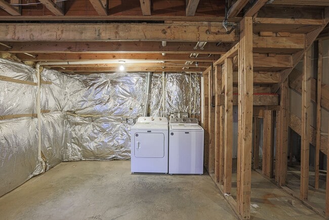 Building Photo - 641 Kirkcaldy Wy