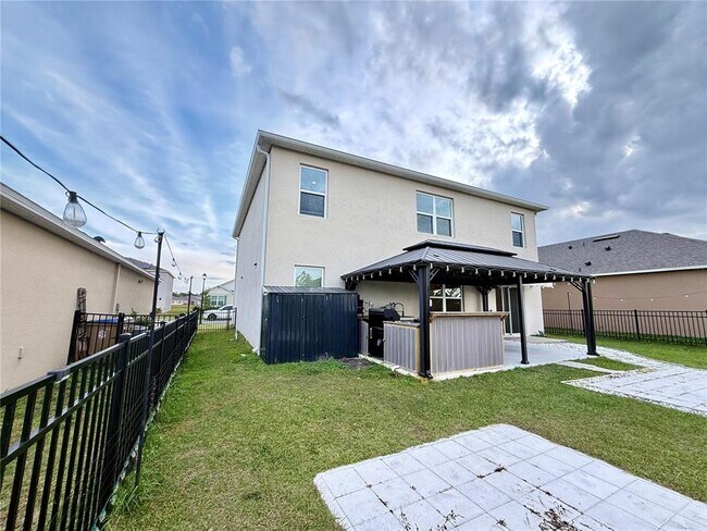 Building Photo - 2731 House Finch Rd