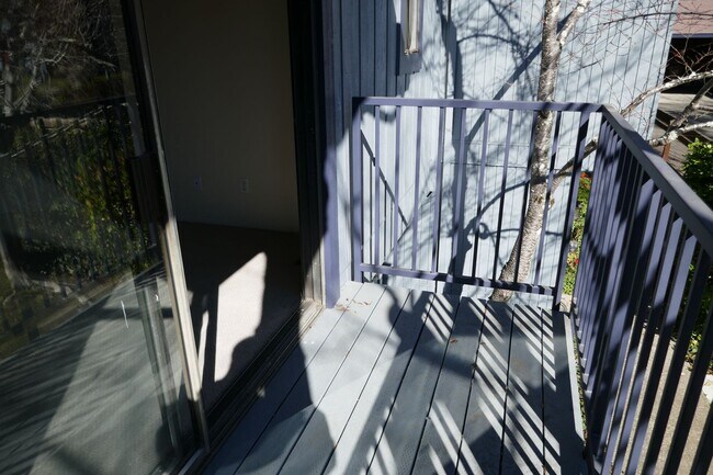 Building Photo - 73 Mitchell Dr
