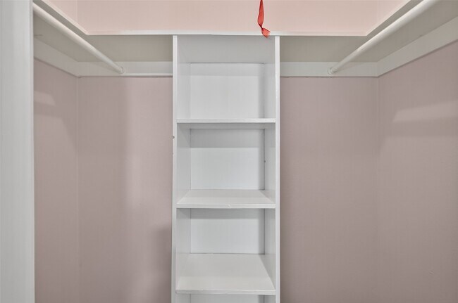 Building Photo - 6201 Ranchester Dr