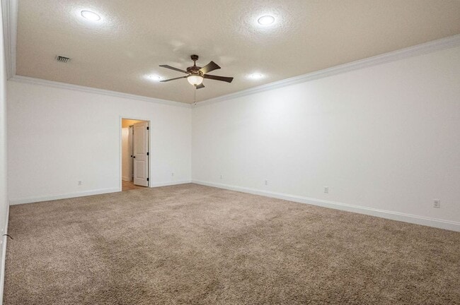 Building Photo - Sprawling 4-BR Niceville Rental with Gourmet Kitchen & 2-Car Garage!