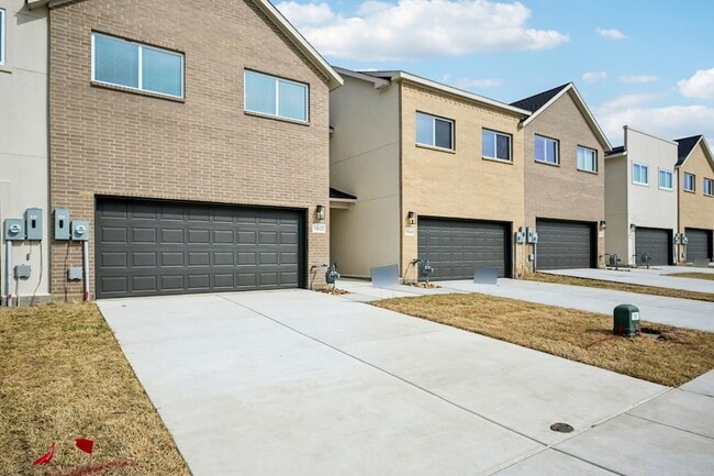 Building Photo - 3505 Taas Dr