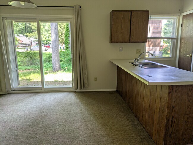 Building Photo - 137 Thimbleberry Rd