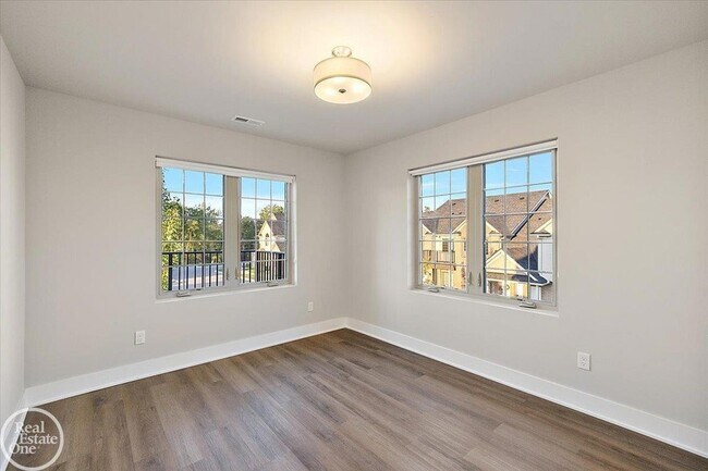 Building Photo - 2676 Barrington Square