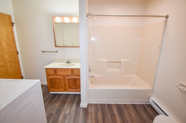 Building Photo - *** PENDING   APPLICATION ***