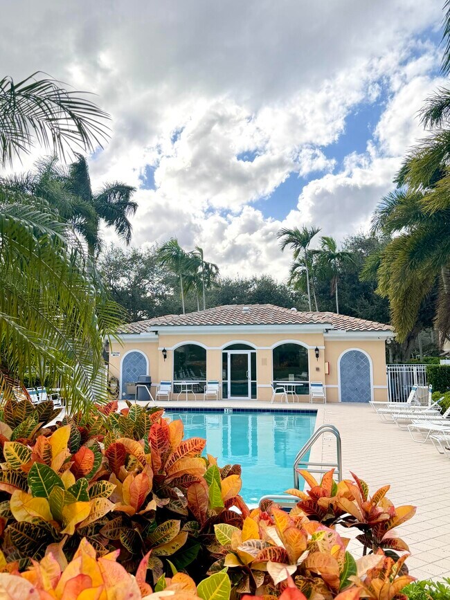 Building Photo - 488 Capistrano Dr