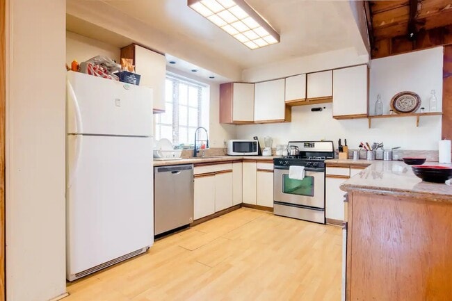 Building Photo - 0948 Hillrose St