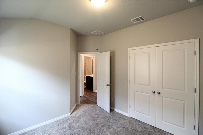 Building Photo - 504 Dayspring Cv