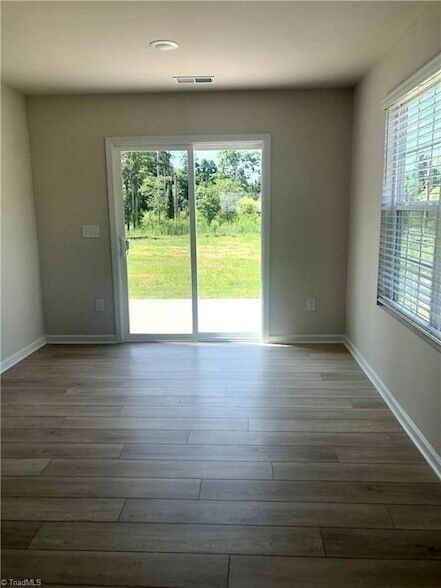 Building Photo - 1747 Mallard Dr
