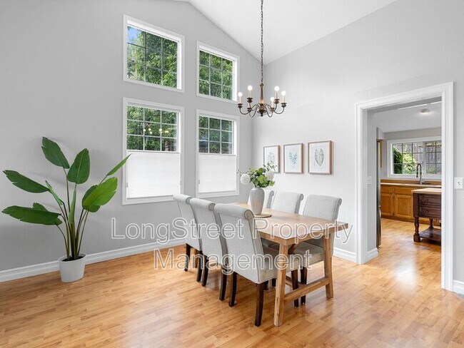 Building Photo - 15926 SW Hampshire Terrace