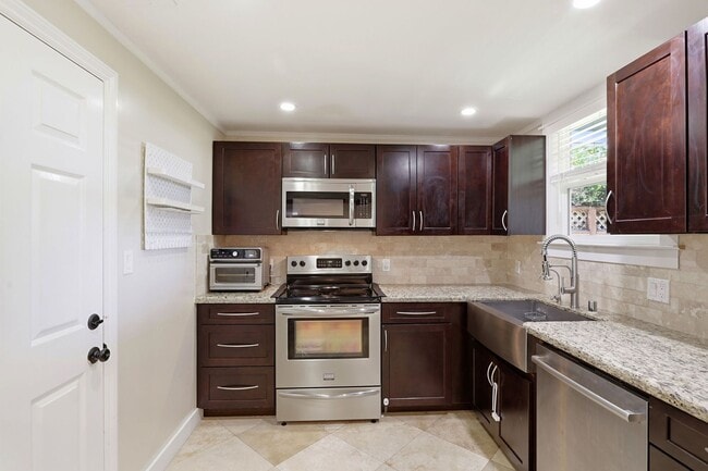 Building Photo - Wow! What a Great Home! Available Soon!