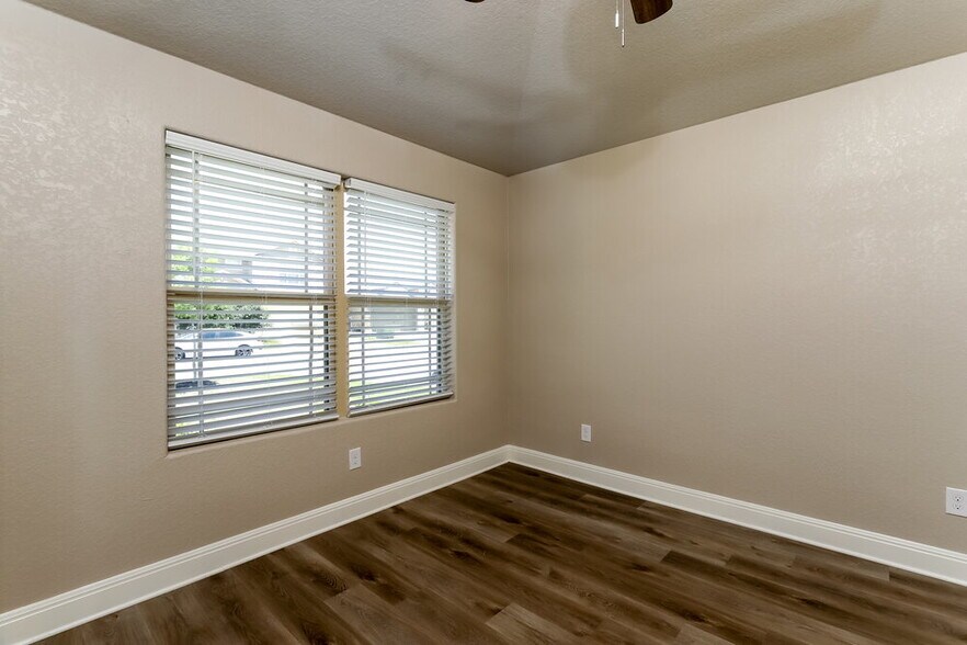 Building Photo - 11322 Charismatic