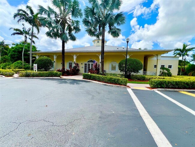 Building Photo - 2126 NE 38th Rd