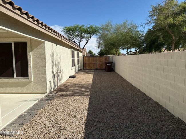 Building Photo - 9630 W Reno View Dr