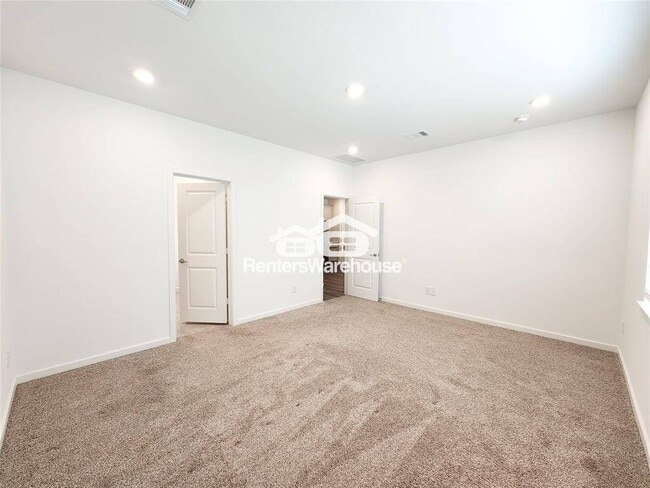 Building Photo - 7230 Greenbriar Bnd Ct