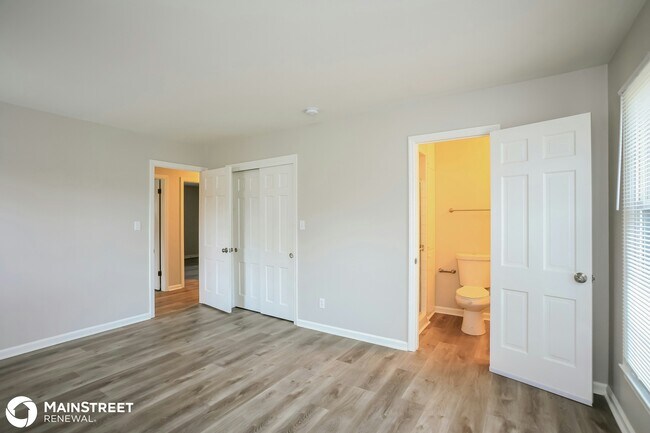 Building Photo - 1131 W 73rd St