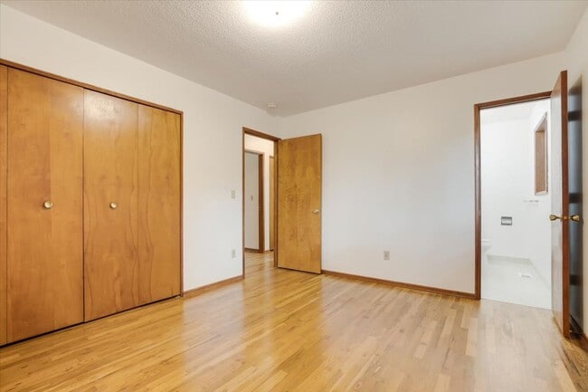 Building Photo - Charming 3 bedroom 3 bathroom house in Tigard!