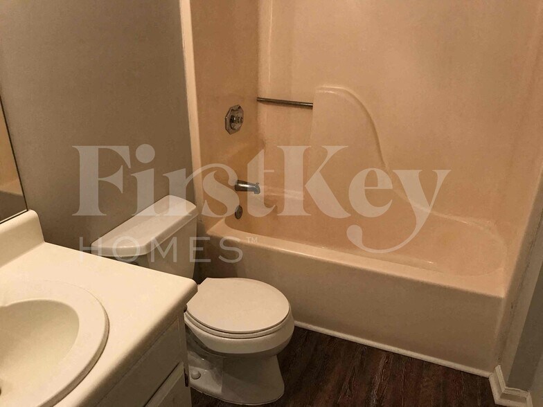 Building Photo - 9129 Village Dr NW