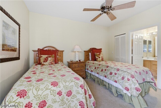 Building Photo - 27038 Oakwood Lake Dr