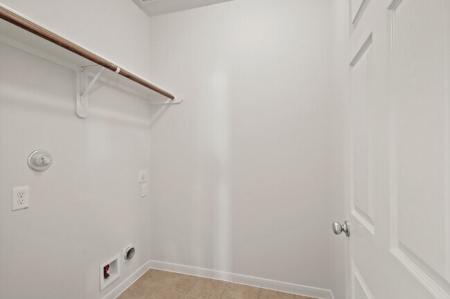 Building Photo - 15114 Cave Creek Dr