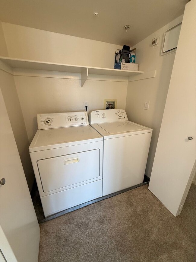 Building Photo - Terrific 2Br/2Ba Condo in gated community of Morada in Rancho Bernardo - Updated 2nd floor