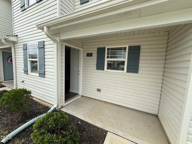 Building Photo - 1063 Peony Ln