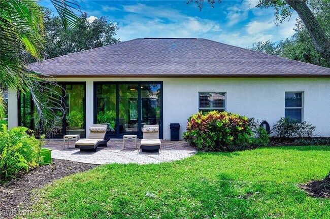 Building Photo - 7106 Lone Oak Blvd