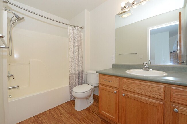 Building Photo - 264 Dailey Ave
