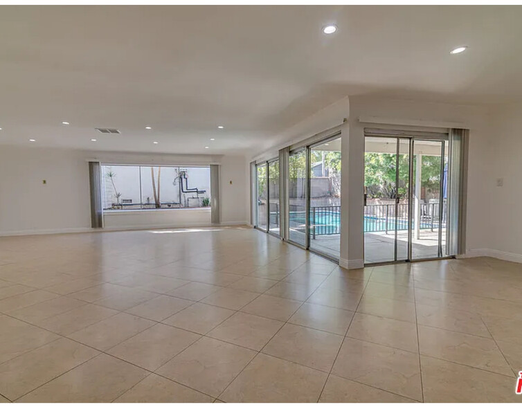 Building Photo - 4833 Alcove Ave