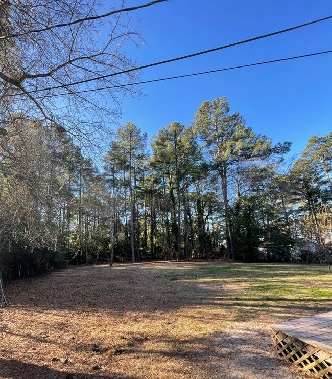 Building Photo - Coming Soon! 3 Bedroom 1 Bathroom - Pets Considered