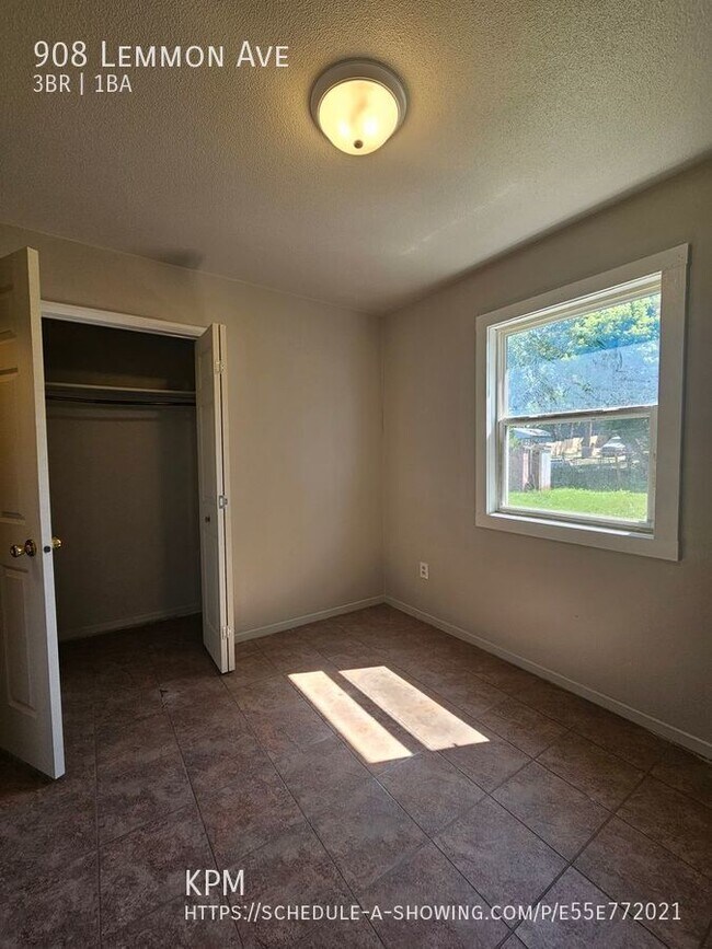 Building Photo - 908 Lemmon Ave