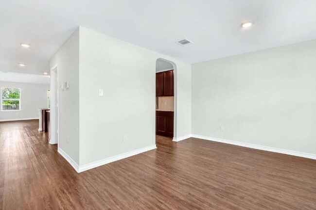 Building Photo - ONE MONTH FREE! Spacious 5-Bedroom Sanctuary with 2.5 Baths and Washer/Dryer Included!