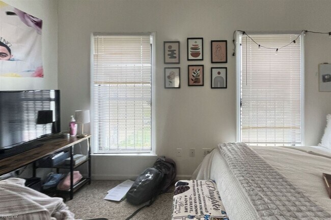 Building Photo - 1715 Arlington St