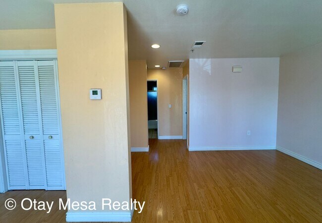 Building Photo - 1061 Saturn Blvd