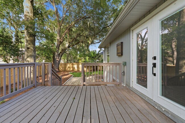 Building Photo - Wellington Place 3 Bedroom 2 Bath