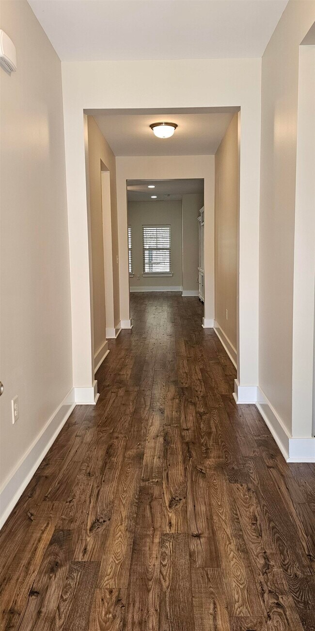 Building Photo - 440 Shaftesbury Ln