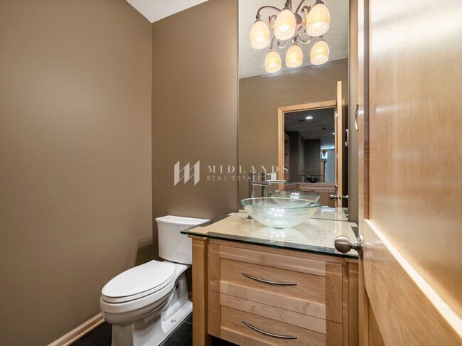 Building Photo - 4 Bedroom Papillion Home!