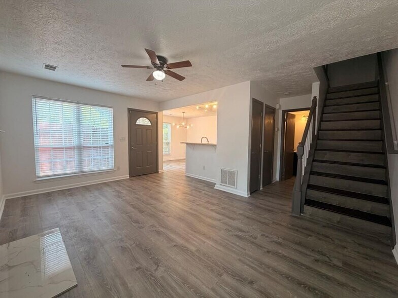 Building Photo - 1026 Wuthering Way