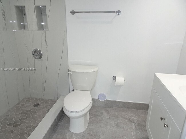 Building Photo - 7921 SW 152nd Ave