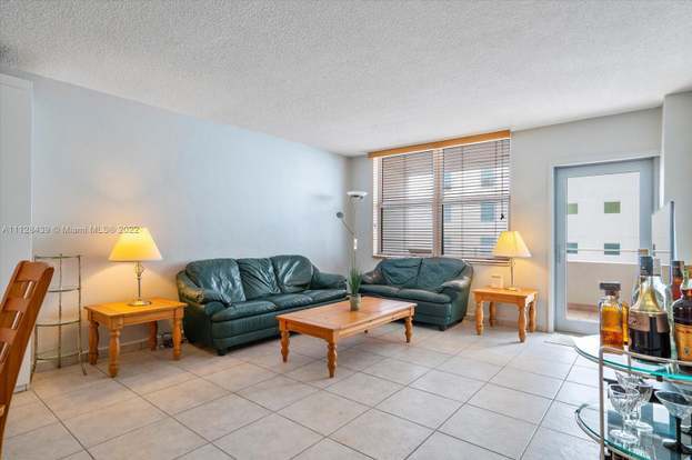 Building Photo - 9225 Collins Ave