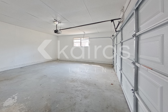 Building Photo - 340 Carterhill Dr