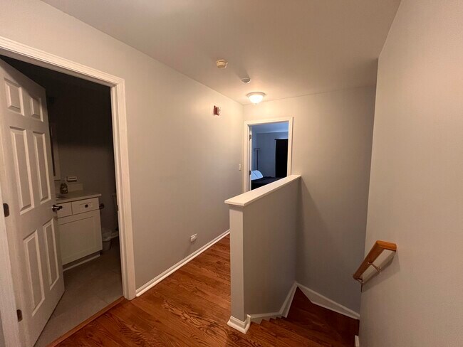 Building Photo - 610 Lakeridge Ct