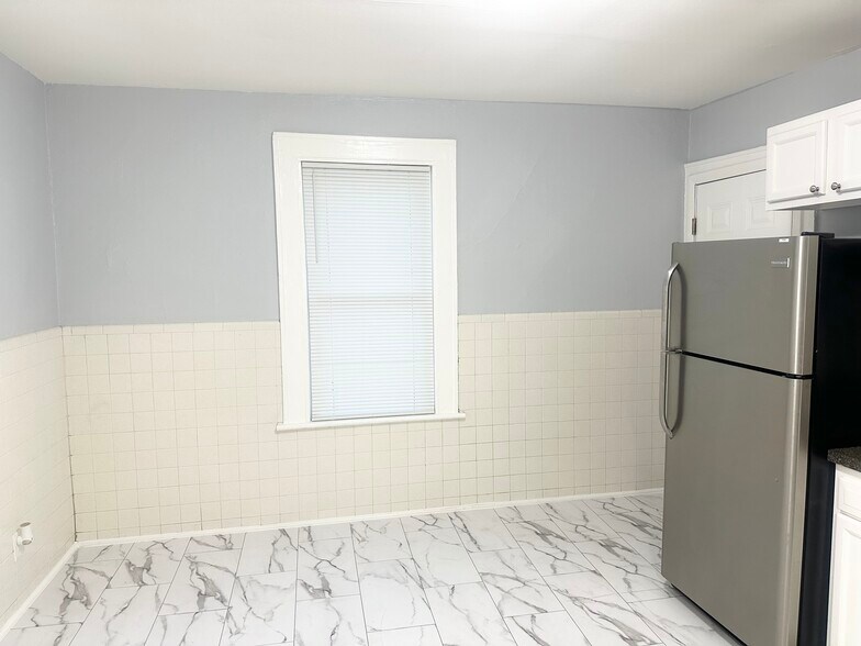 Building Photo - 285 Bronx Ave