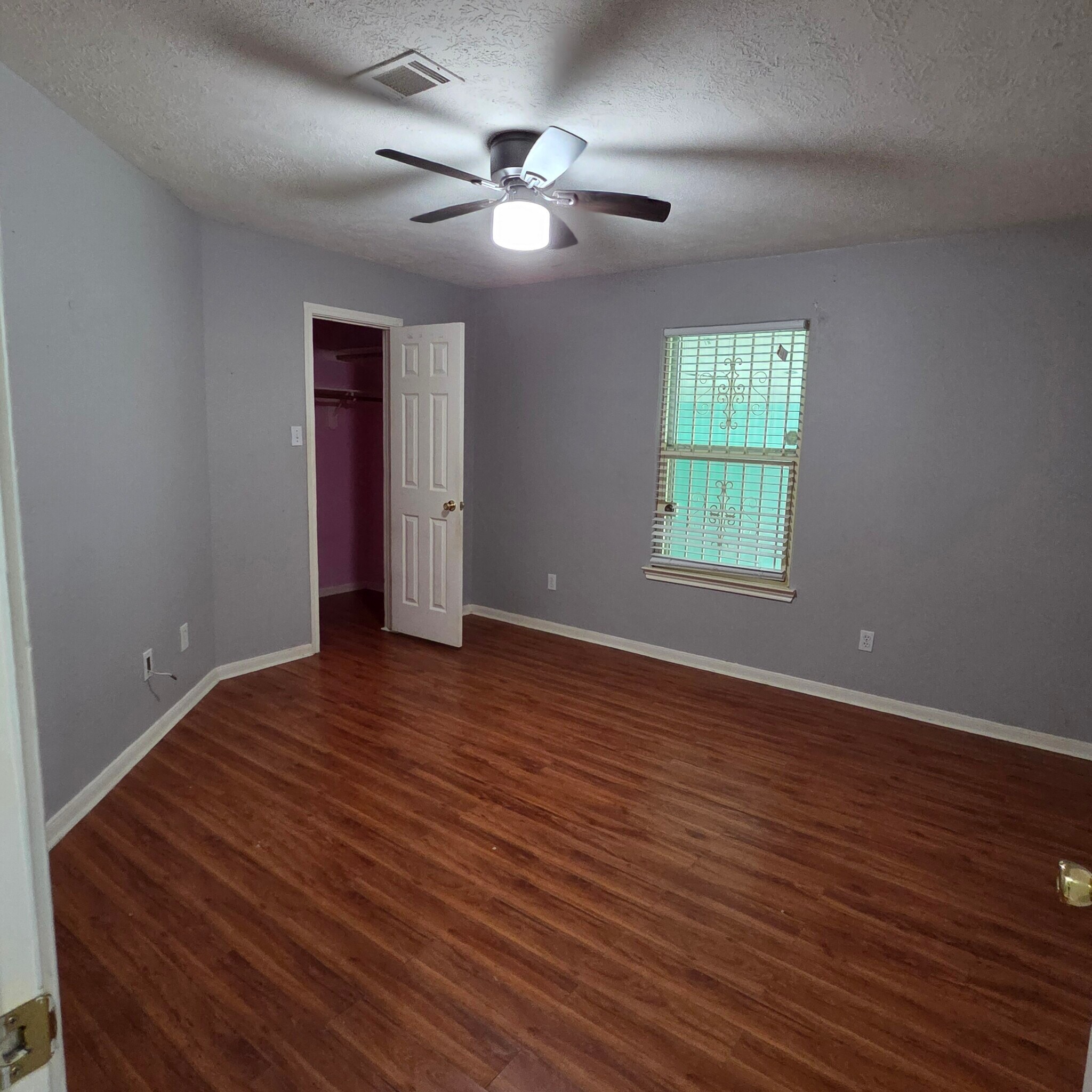 Building Photo - 9907 Golden Glen Dr