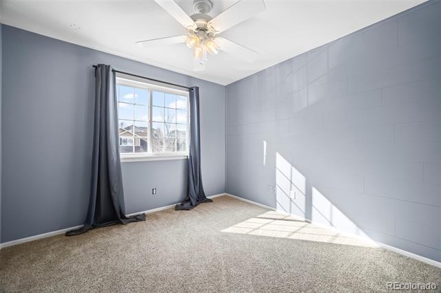 Building Photo - 421 W English Sparrow Dr