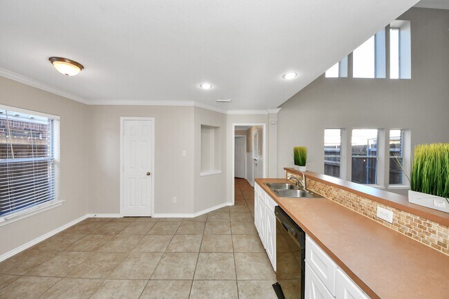 Building Photo - 1903 Ryansbrook Ln